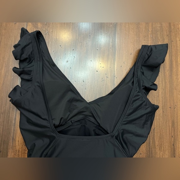 DKNY Ruffle-Trim One-Piece Swimsuit Size XXL Black Tummy Control Modest Pool - Picture 5 of 14